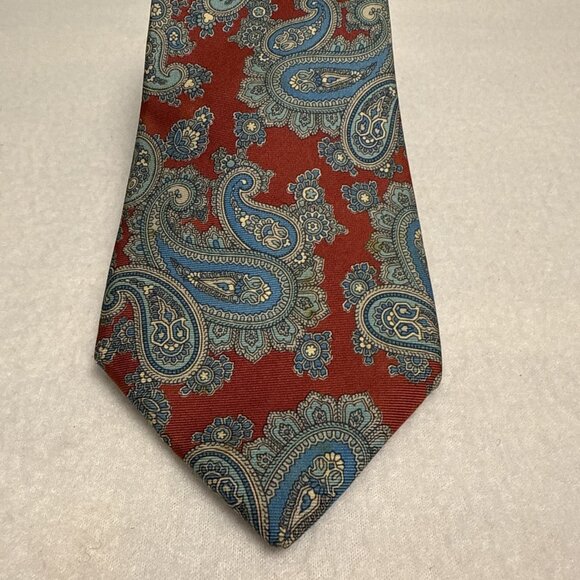 Geoffrey Beene Tie Men's Multi Paisley Red Blue 100% Silk Neck Tie 56 x 3.25 - Picture 2 of 7